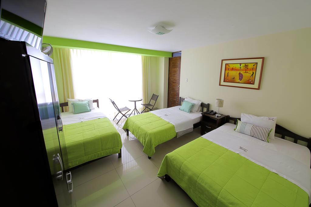 צ'יקלאיו Hostal Florida חדר תמונה