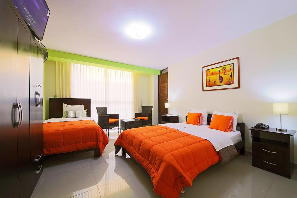 צ'יקלאיו Hostal Florida מראה חיצוני תמונה