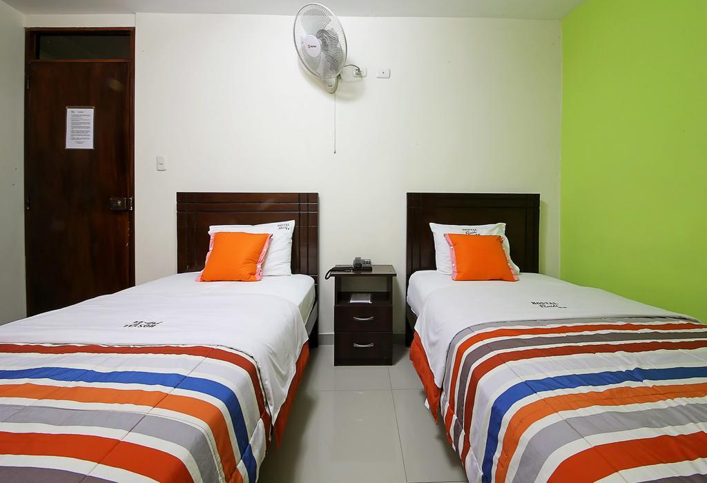 צ'יקלאיו Hostal Florida מראה חיצוני תמונה