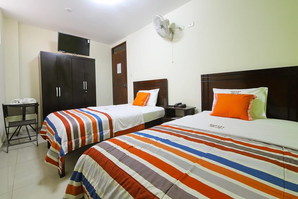 צ'יקלאיו Hostal Florida מראה חיצוני תמונה