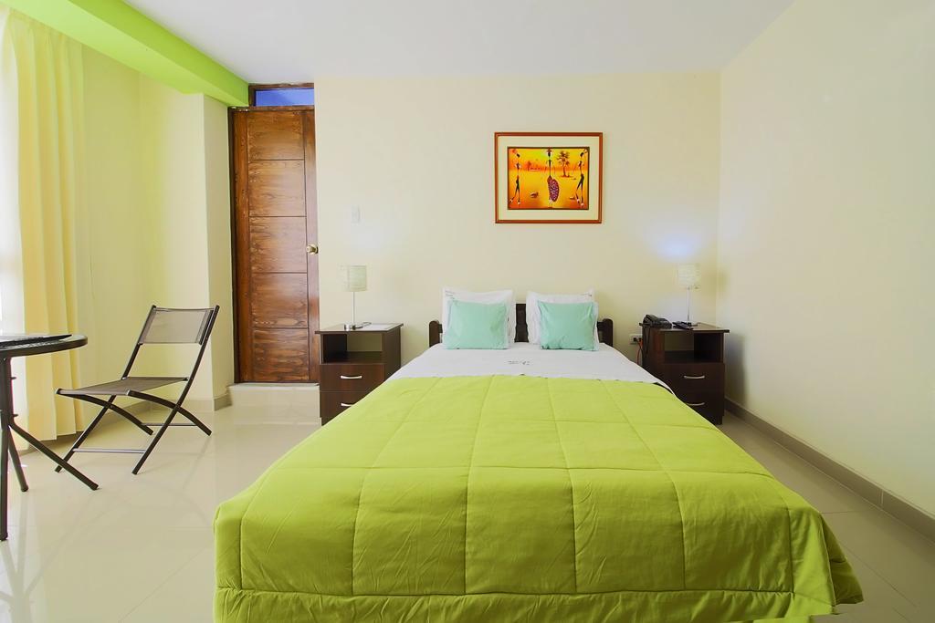 צ'יקלאיו Hostal Florida מראה חיצוני תמונה