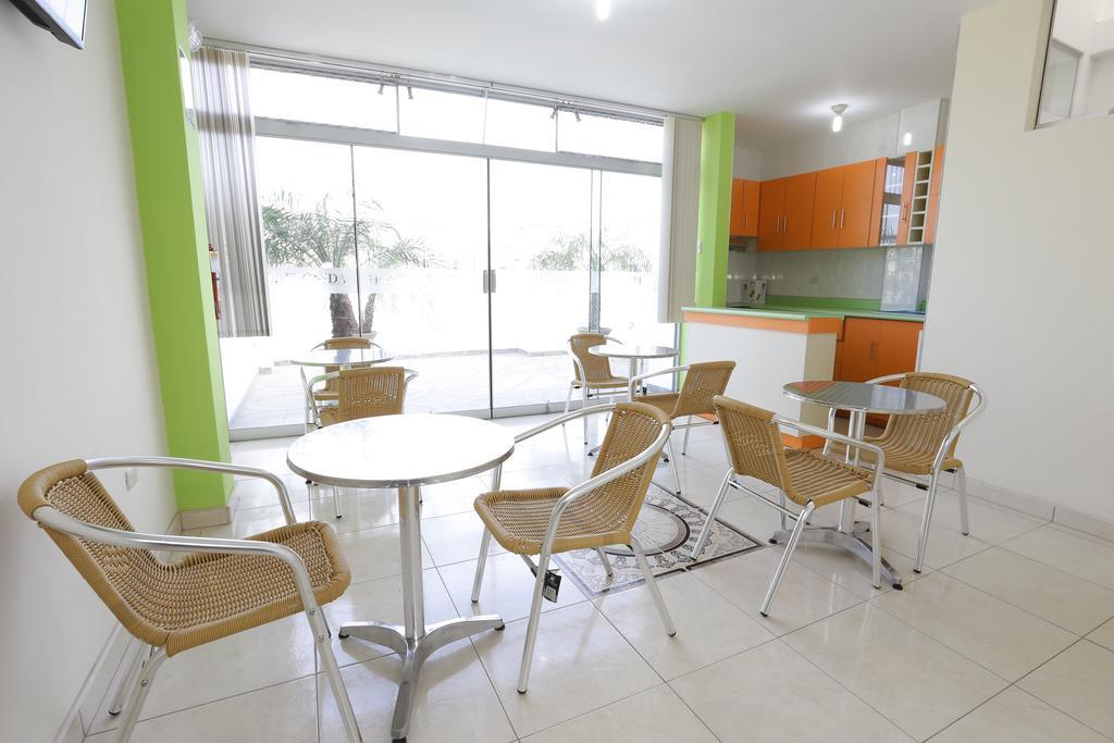 צ'יקלאיו Hostal Florida מראה חיצוני תמונה