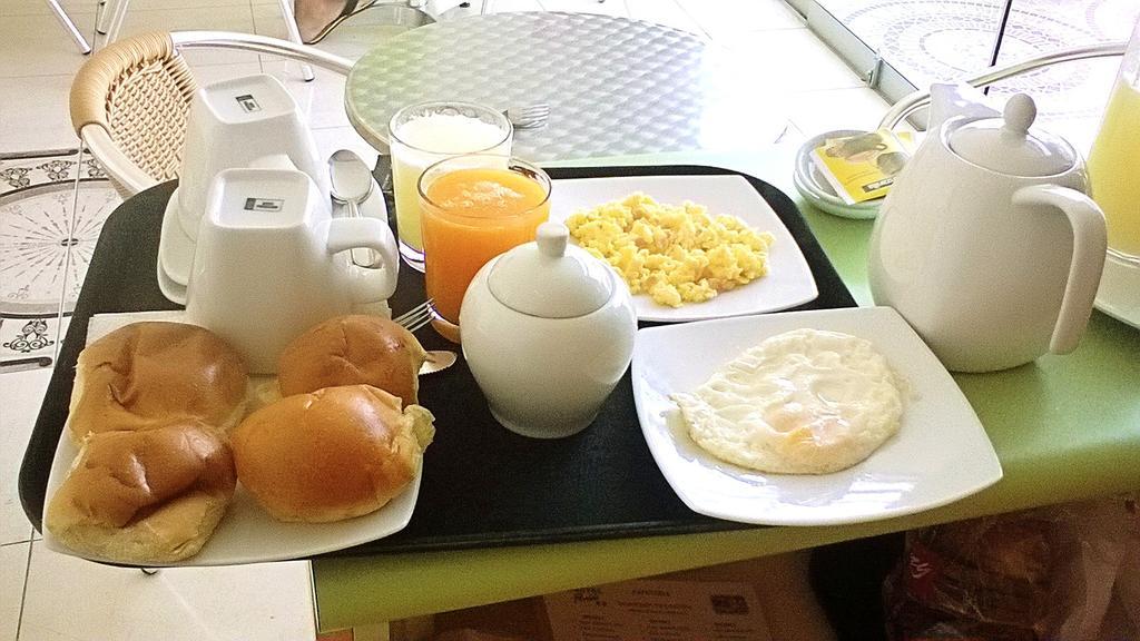 צ'יקלאיו Hostal Florida מראה חיצוני תמונה
