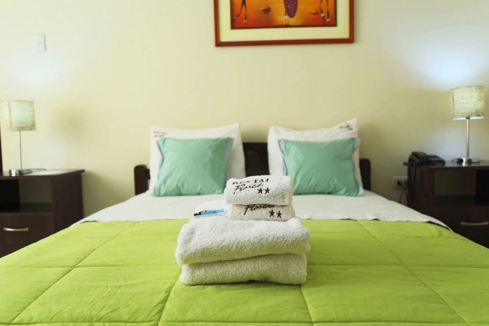 צ'יקלאיו Hostal Florida מראה חיצוני תמונה