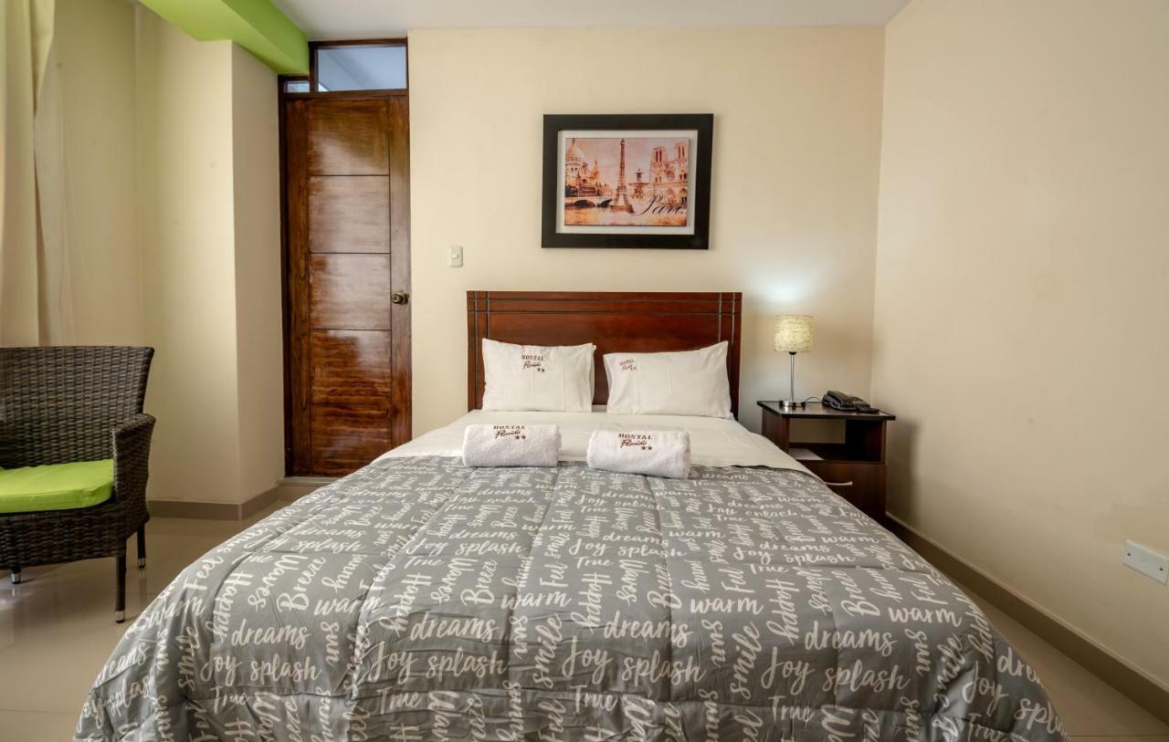צ'יקלאיו Hostal Florida מראה חיצוני תמונה