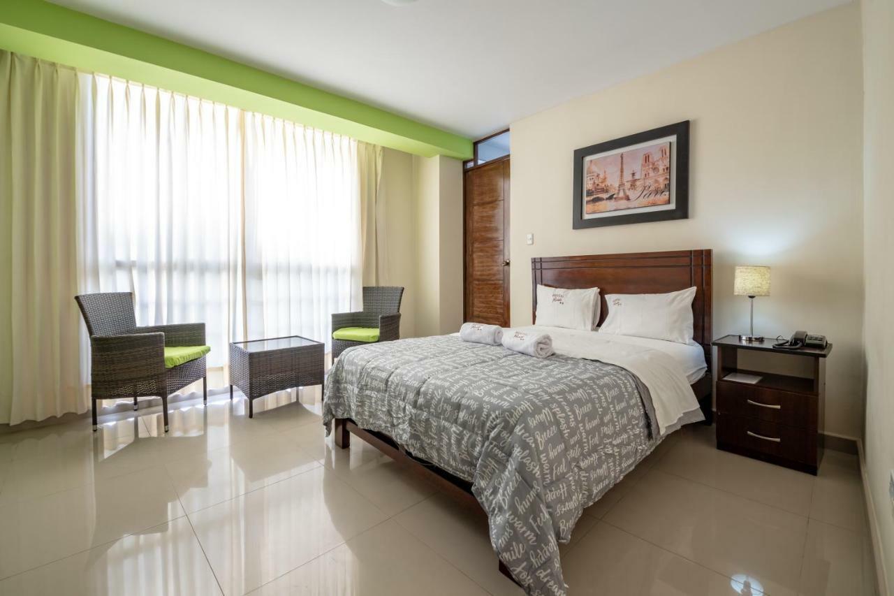 צ'יקלאיו Hostal Florida מראה חיצוני תמונה